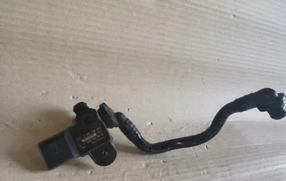 Volkswagen PASSAT B7 Air pressure sensor 03G906051C 0261230053