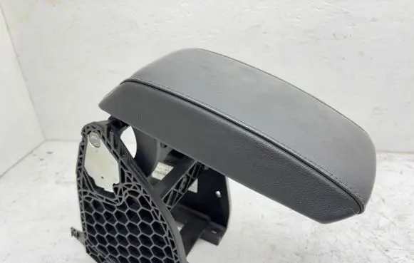 Skoda Octavia Mk2 (1Z) Armrest 1Z0864207C