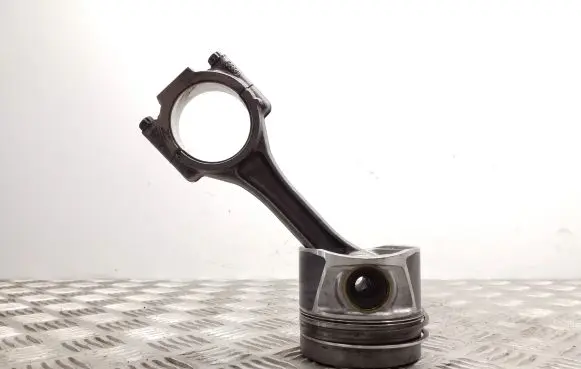 Audi A5 8T 8F Piston with connecting rod CGLC 038J V400