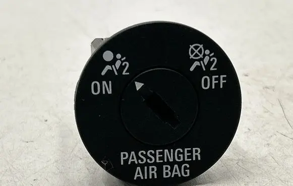 Passenger airbag on/off switch
