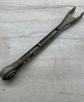 Chrysler 300 - 300C Rear upper control arm/wishbone 04743245AB