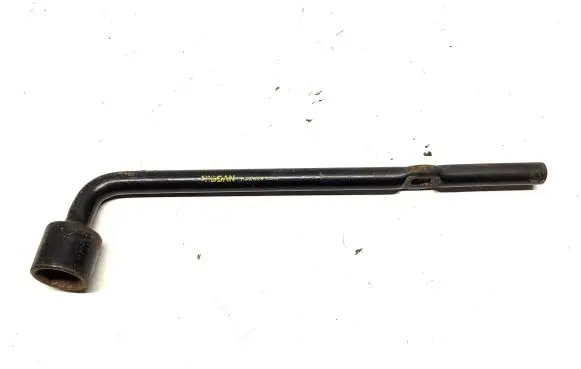 Nissan Qashqai Wheel nut wrench 