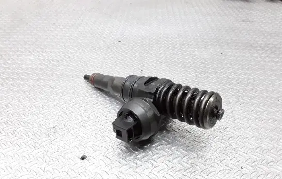 Audi A4 S4 B6 8E 8H Fuel injector 038130073BA
