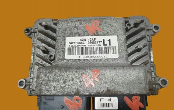 Chevrolet Aveo Engine control unit/module 96983177