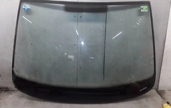 Volkswagen Touran I Front windscreen/windshield window 