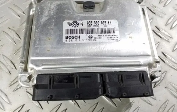 Volkswagen PASSAT B5 Engine control unit/module 038906019EK 0281010667 28SA5041