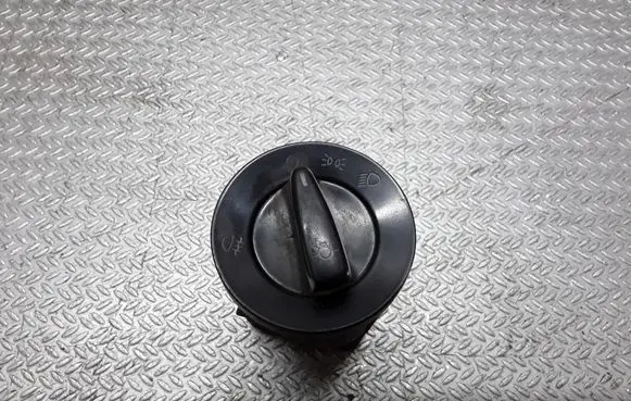 Volkswagen Golf IV Light switch 1C0941501