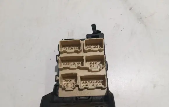 Toyota Corolla Verso AR10 Fuse box set 8273405030 82734-05030