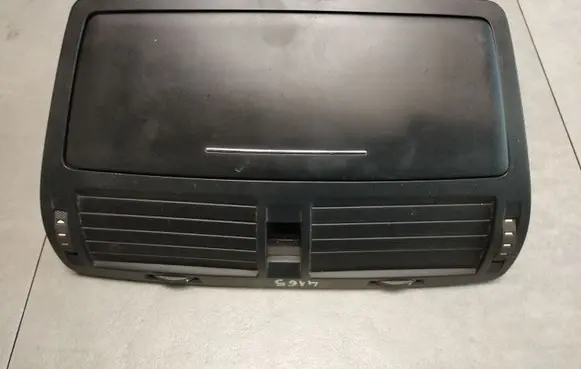 Skoda Octavia Mk2 (1Z) Dash center air vent grill 1Z0820951