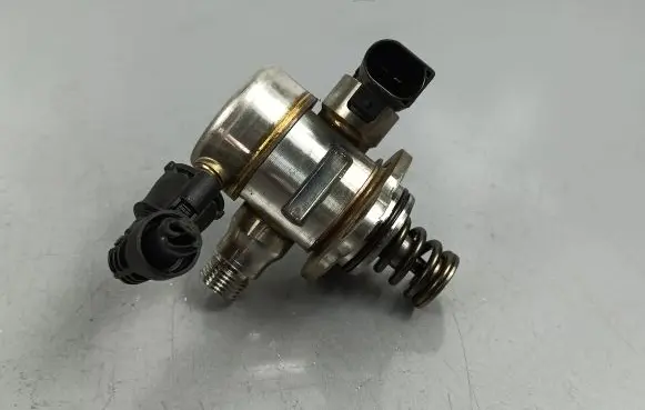 Cupra Formentor Mechanical fuel pump 05E127027D