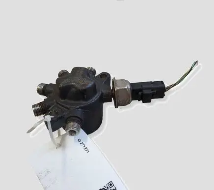 Renault Megane II Fuel distributor 8200584034 H8200334367 R9144Z070B