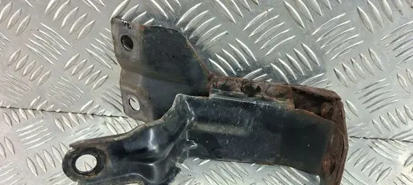 Volvo V60 Radiator mount bracket 31261931