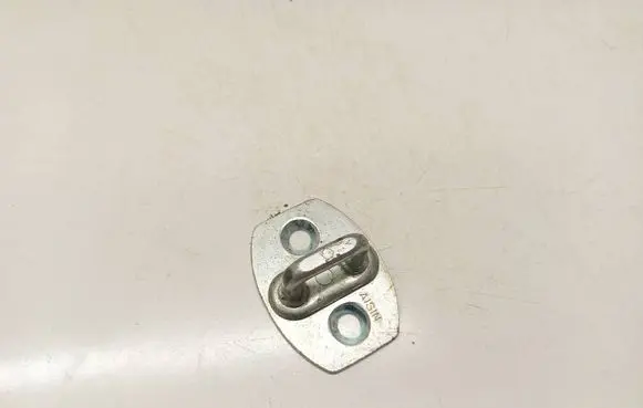 Toyota Corolla Verso AR10 Front door lock loop/hook striker 