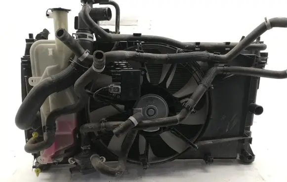 Toyota Yaris XP210 Radiator set K005 MF4221367672