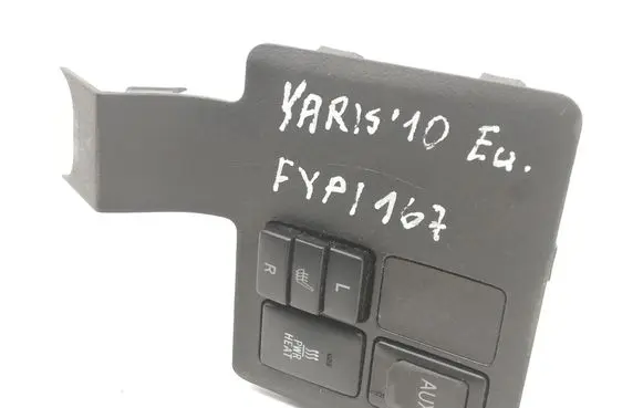Toyota Yaris AUX in-socket connector 589170D090