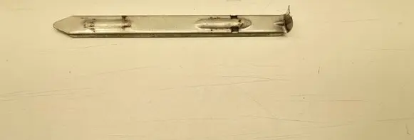 Headlight/headlamp mounting bracket