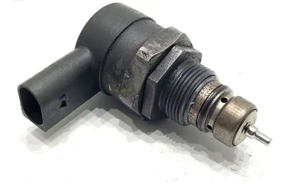 Mercedes-Benz GLE (W166 - C292) Fuel pressure regulator A6420700146