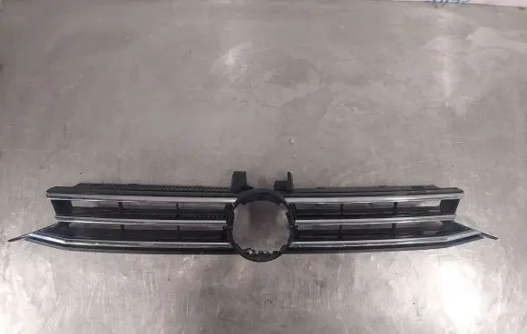 Volkswagen Touran III Front bumper upper radiator grill 5TA853653B