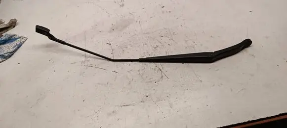 Alfa Romeo Giulietta Front wiper blade arm 127905