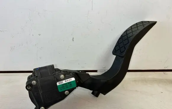 Audi A4 S4 B7 8E 8H Accelerator throttle pedal 8E1721523C