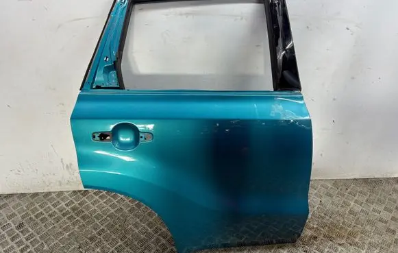 Suzuki Vitara (LY) Rear door