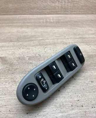Citroen C5 Electric window control switch 96498423ZW
