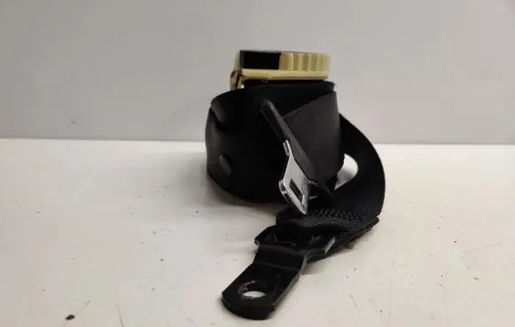 BMW Z4 E85 E86 Front seatbelt 7016875