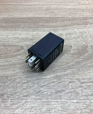 Audi 80 90 S2 B4 Other relay 8D0959257 05071100 365