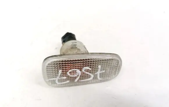 Toyota Corolla Verso E121 Front fender indicator light