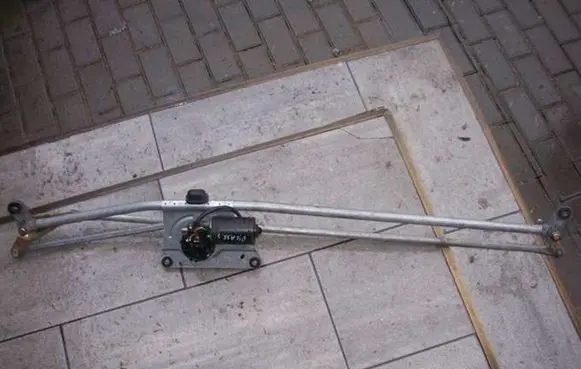 Citroen Xsara Picasso Front wiper linkage and motor 0390241381 3397020573