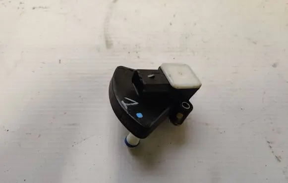 Ford Fusion II Brake pedal sensor switch 695201