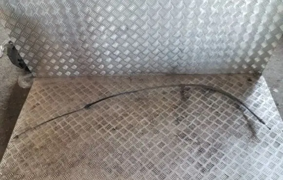 Handbrake/parking brake wiring cable
