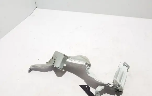 Audi A6 S6 C9 4L Fender mounting bracket 4P0821131