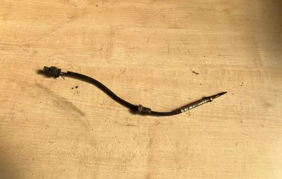 BMW 1 F20 F21 Exhaust gas temperature sensor 7805607