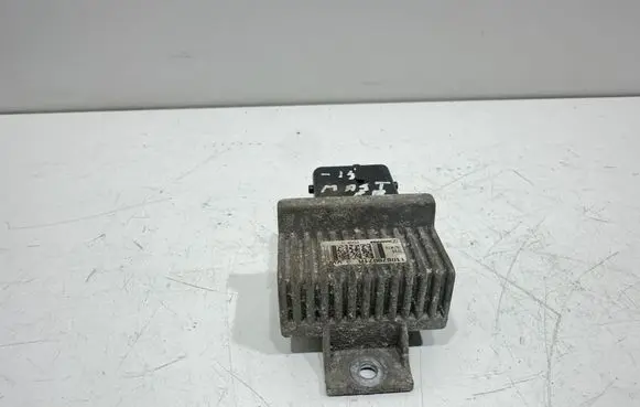 Renault Master III Glow plug pre-heat relay 110678071R