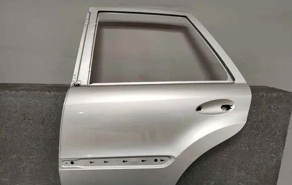 Mercedes-Benz ML W164 Rear door A1647300705