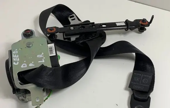 KIA Ceed Front seatbelt 888201H000