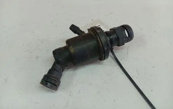 Nissan Note (E11) Clutch master cylinder 306109U100