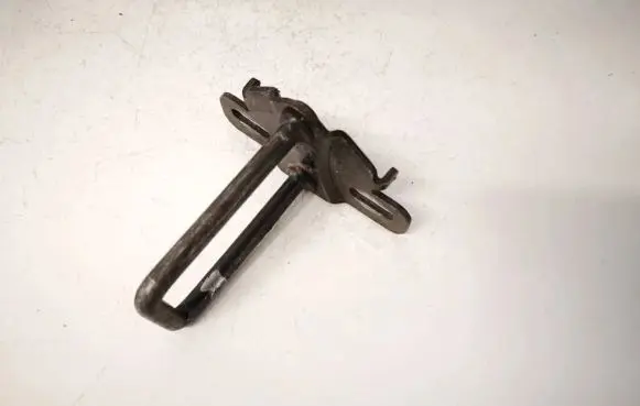 Honda HR-V Front door lock loop/hook striker 