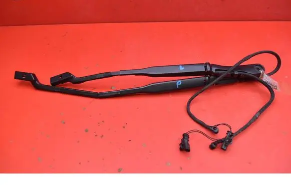 Volvo V60 Front wiper blade arm W000096128