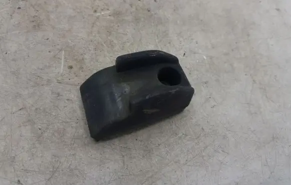 Toyota 4 Runner N120 N130 Parcel shelf load cover mount bracket NOCODE