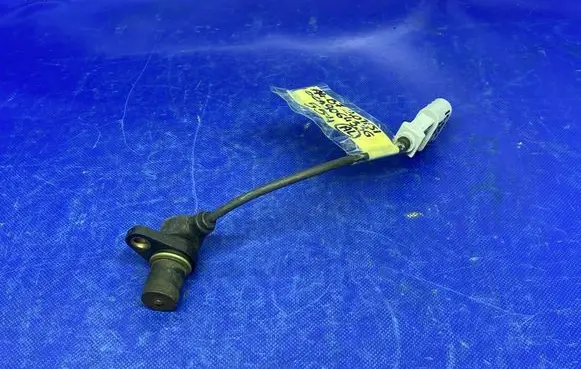 Audi A4 S4 B7 8E 8H Crankshaft position sensor 06A906433C