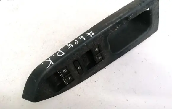 Volkswagen Touran I Electric window control switch 1T1867371H