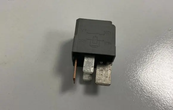 Mercedes-Benz E W211 Other relay A0025422619 4RA00779307