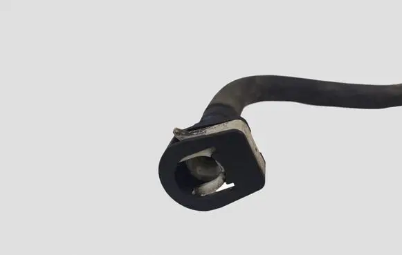 Volvo V40 Fuel line pipe