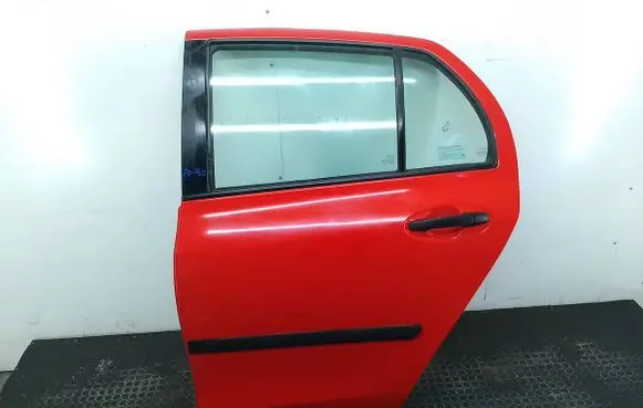 Toyota Yaris Rear door 3P0