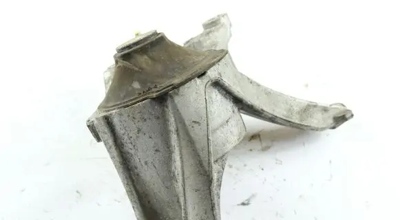 Honda Civic Engine mount bracket
