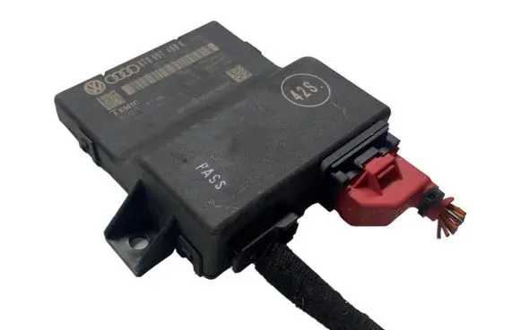 Audi A4 S4 B8 8K Gateway control module 8T0907468K 403213