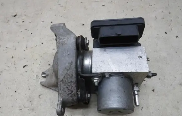 Renault Zoe ABS Pump 472108051R