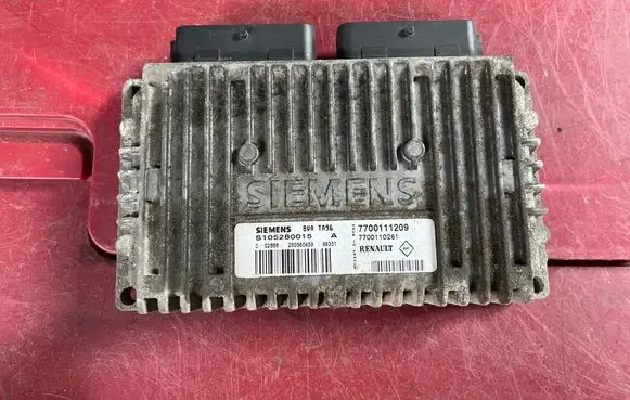 Renault Scenic I Transmission gearbox valve body 7700111209 S105280015A 7700110261